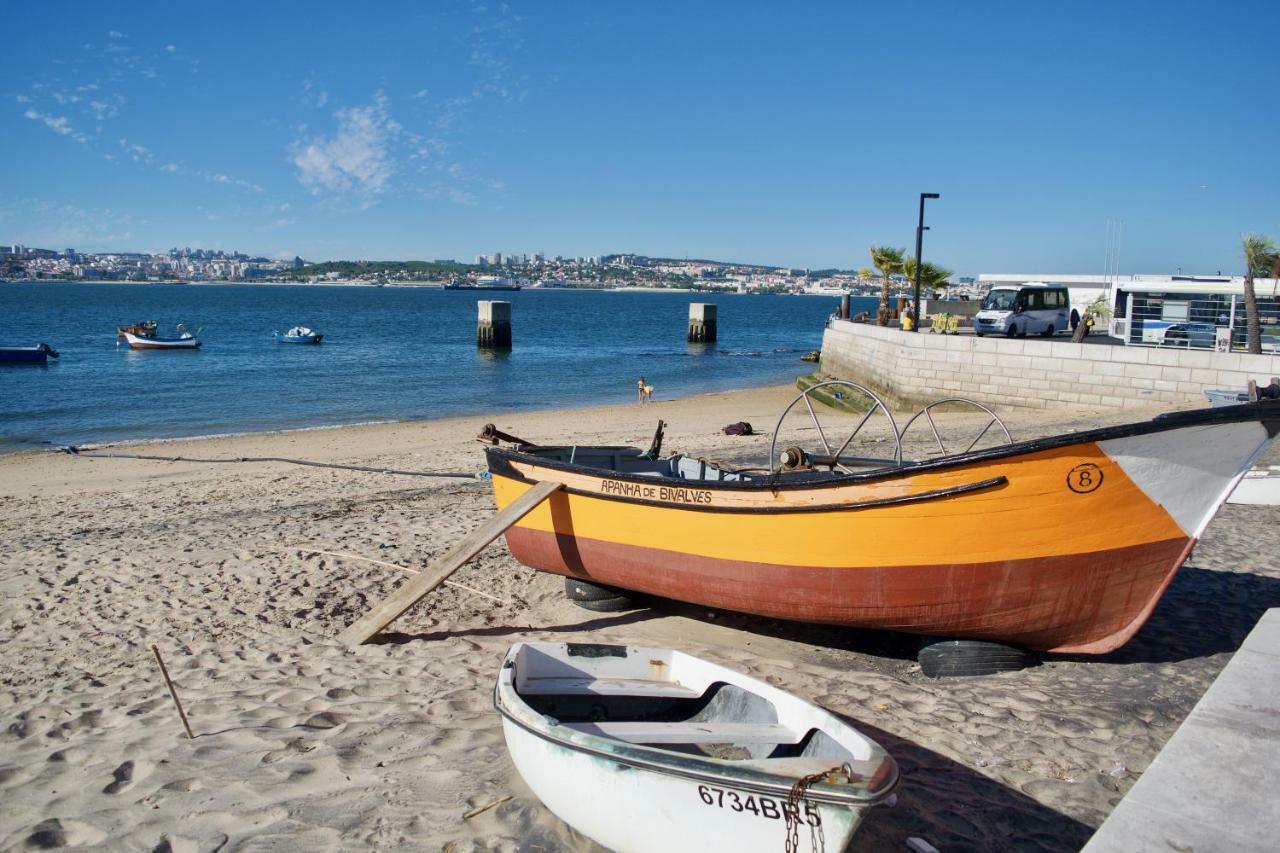 Willa Fisherman'S House - A Boat Ride From Lisbon Trafaria Zewnętrze zdjęcie